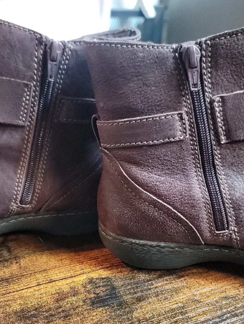 Clarks Fianna Adley Zip Up Ankle Bootties Size 8.5 Wide
